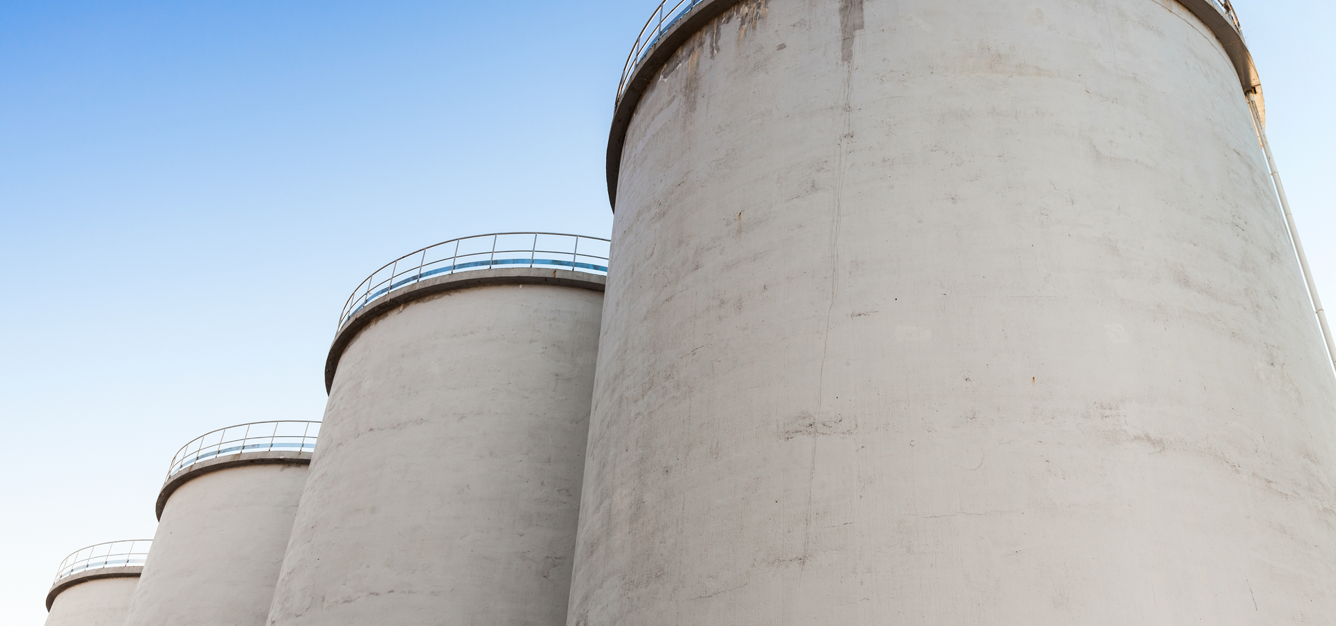 Cement silos