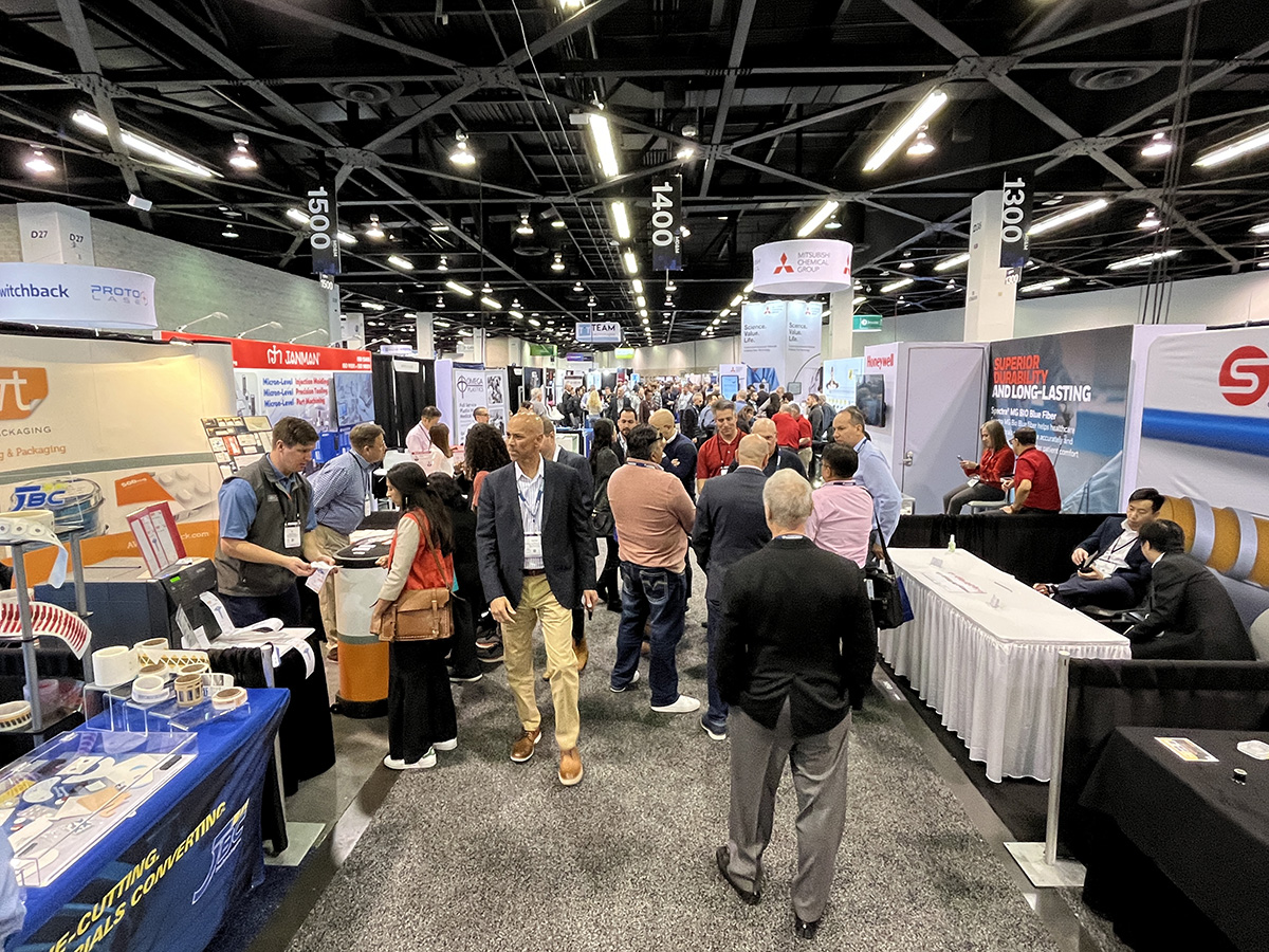 mdm-west-tradeshow-floor